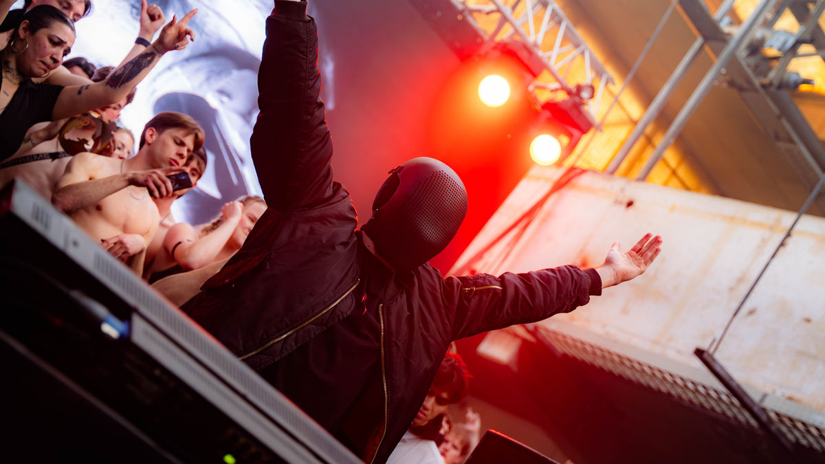 Loading... just a sec